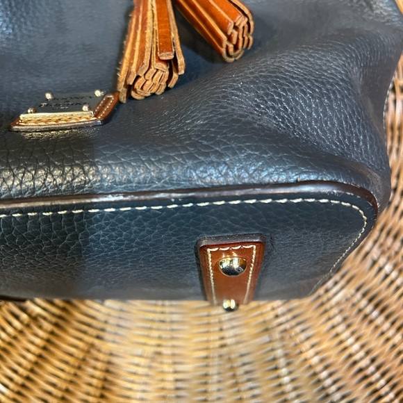 Small Dooney Bucket bag - Picture 5 of 11